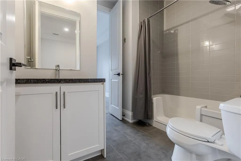 4040 Upper Middle Road, #117
