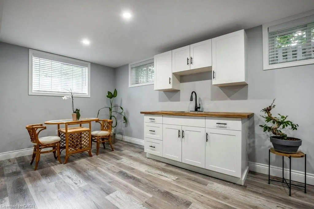 20 Brant Road