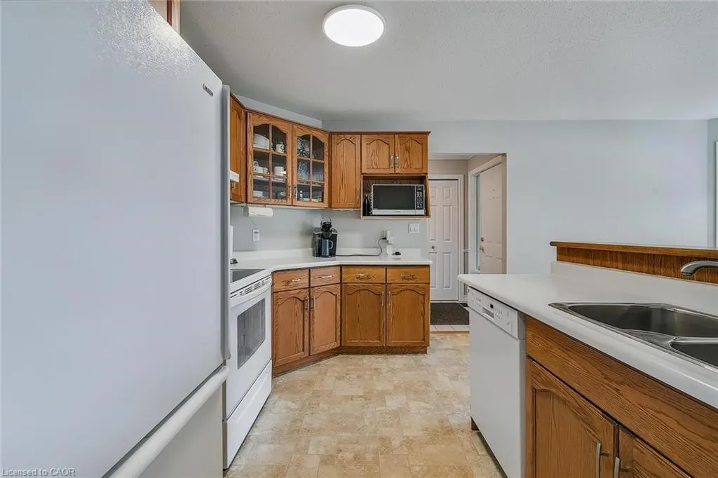 137 Lou's Boulevard