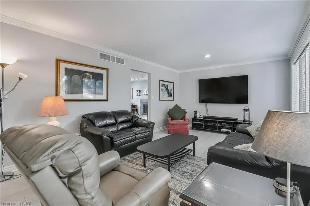 137 Lou's Boulevard