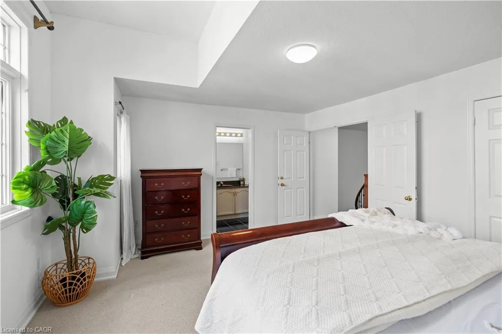 5090 Fairview Street, #20