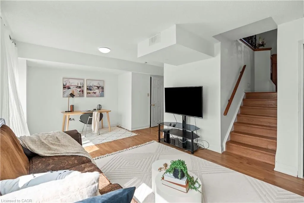 5090 Fairview Street, #20