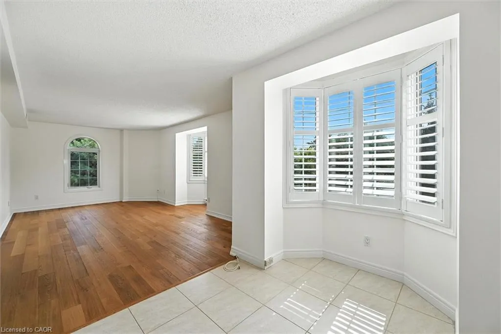990 Golf Links Road, #204
