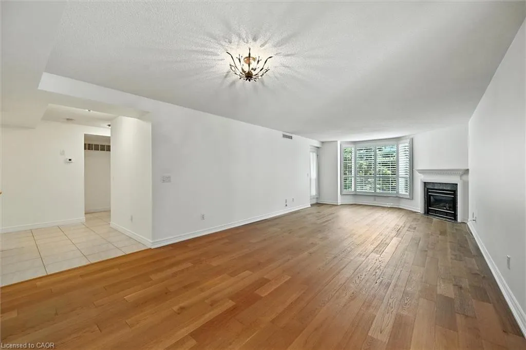 990 Golf Links Road, #204