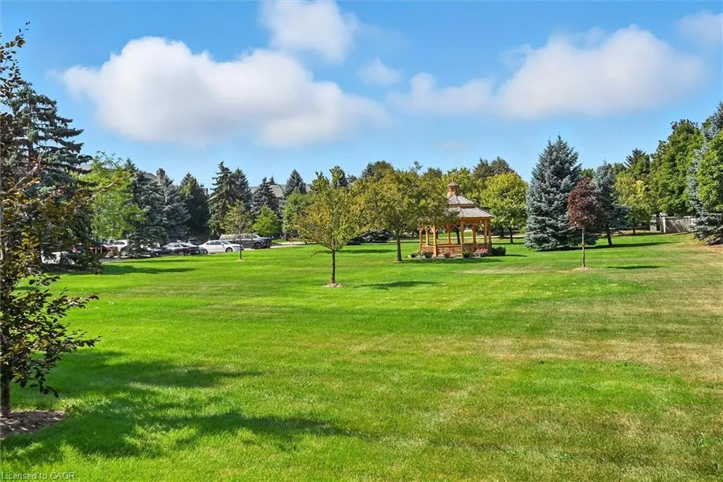 990 Golf Links Road, #204