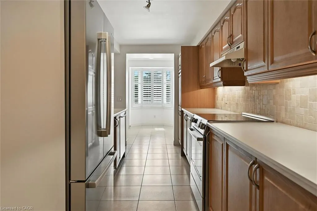 990 Golf Links Road, #204