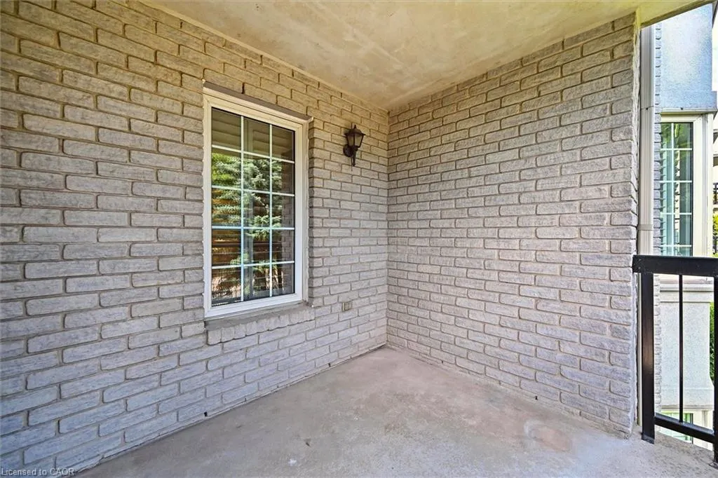 990 Golf Links Road, #204