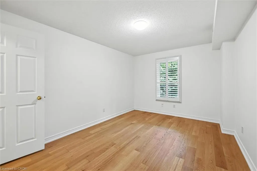 990 Golf Links Road, #204