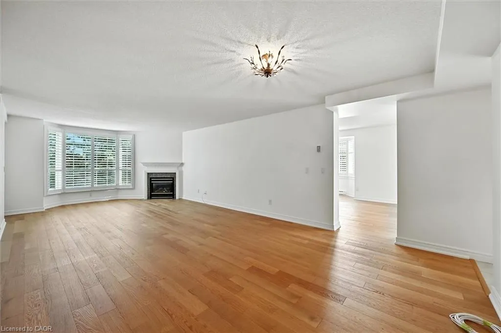 990 Golf Links Road, #204