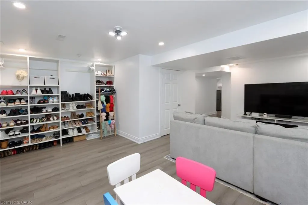 1771 Upper Wentworth Street, #25