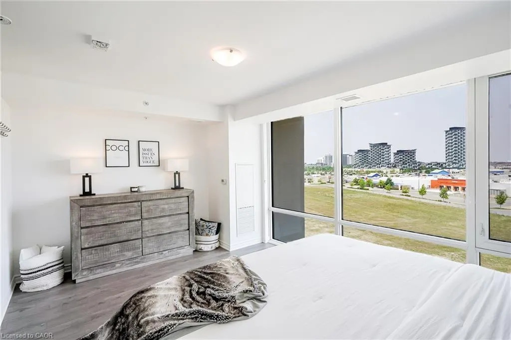 150 Oak Park Park, #513