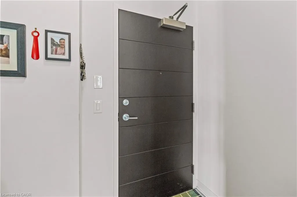 212 King William Street E, #415