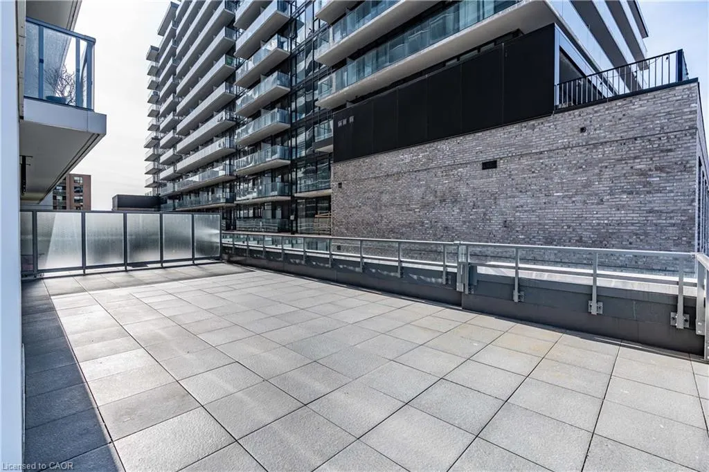 212 King William Street E, #415