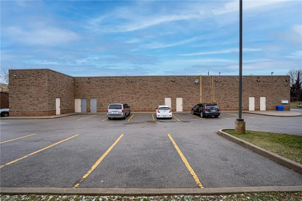 1172 Wilson Street W, #3
