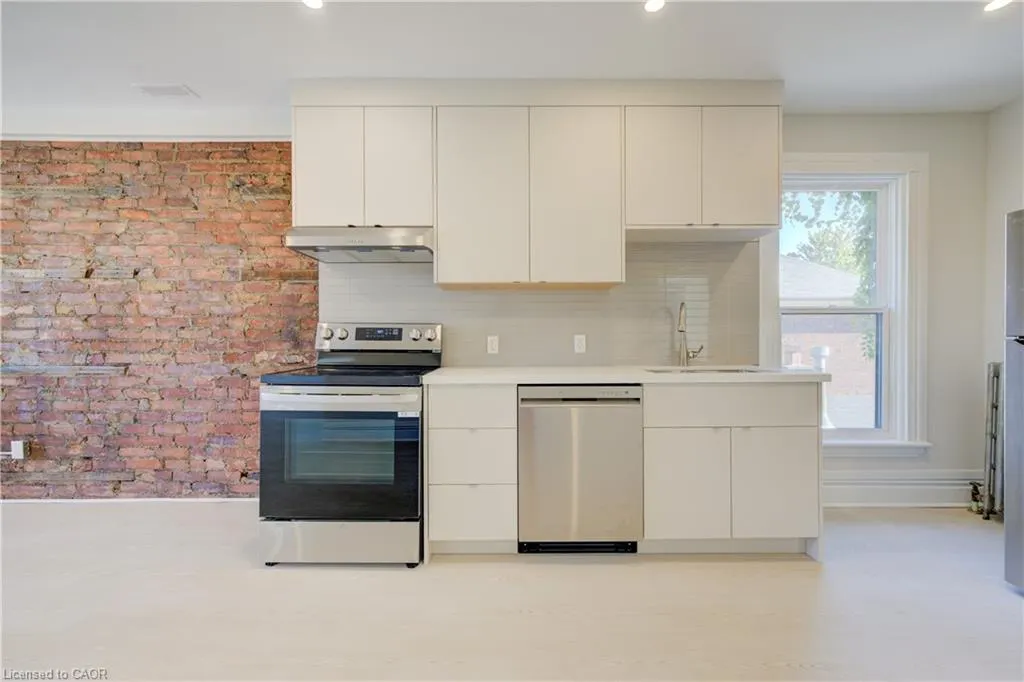 232 Park Street N, #Apt #2