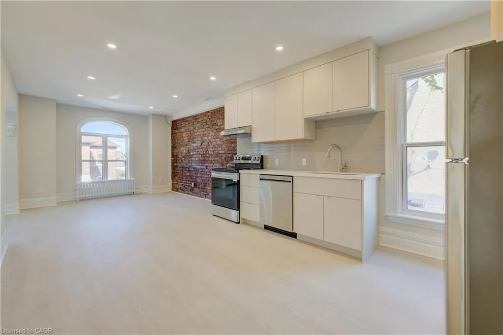 232 Park Street N, #Apt #2