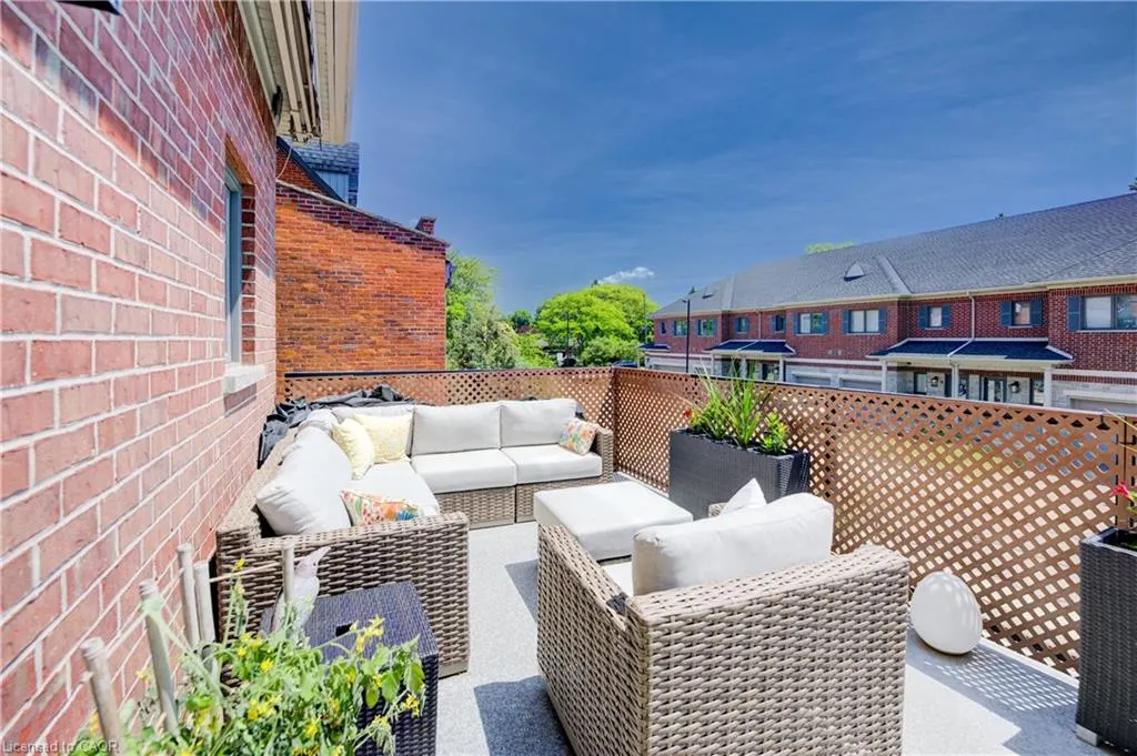 44 Flamboro Street, #7