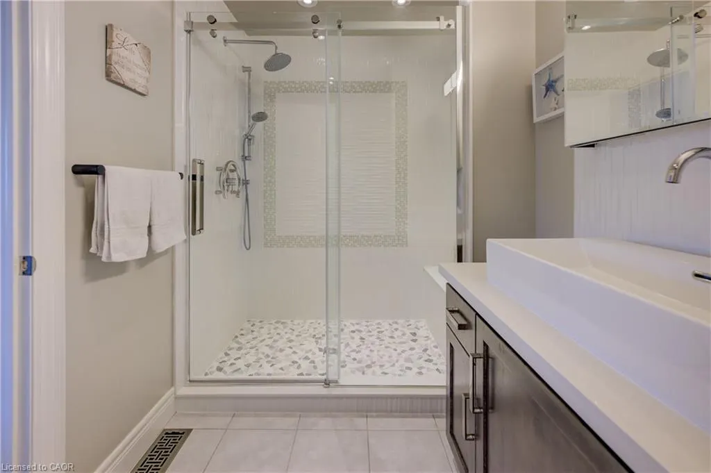 44 Flamboro Street, #7