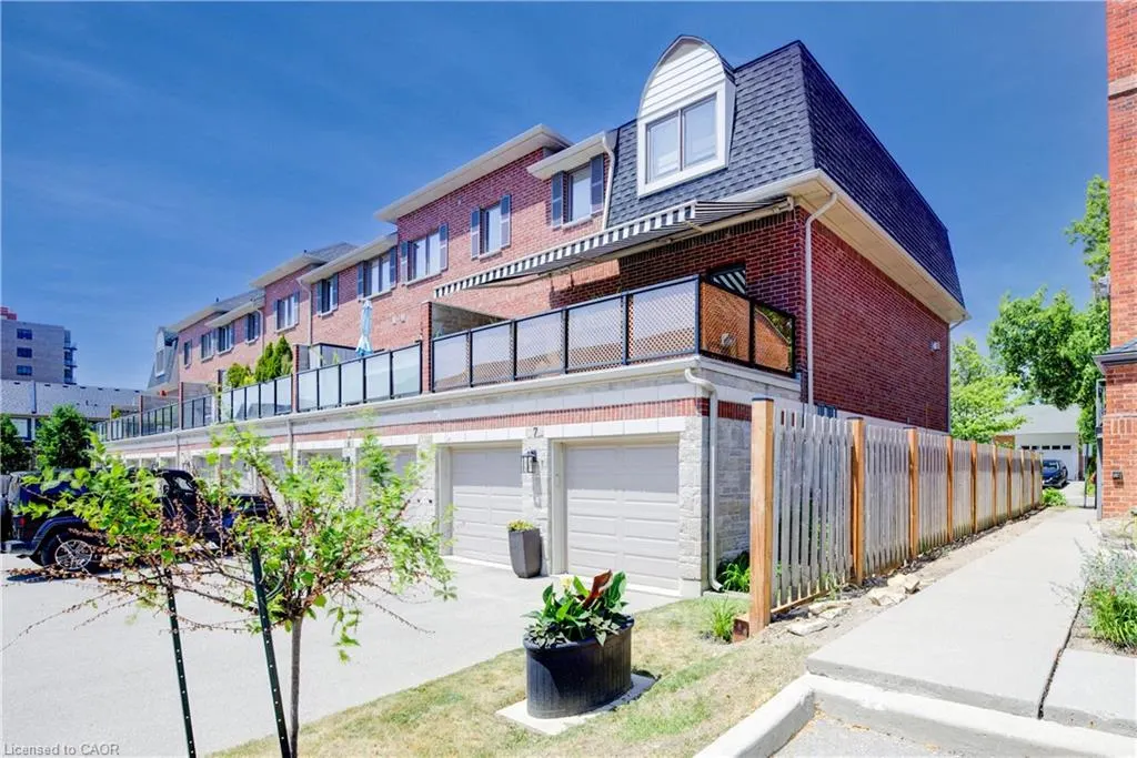 44 Flamboro Street, #7
