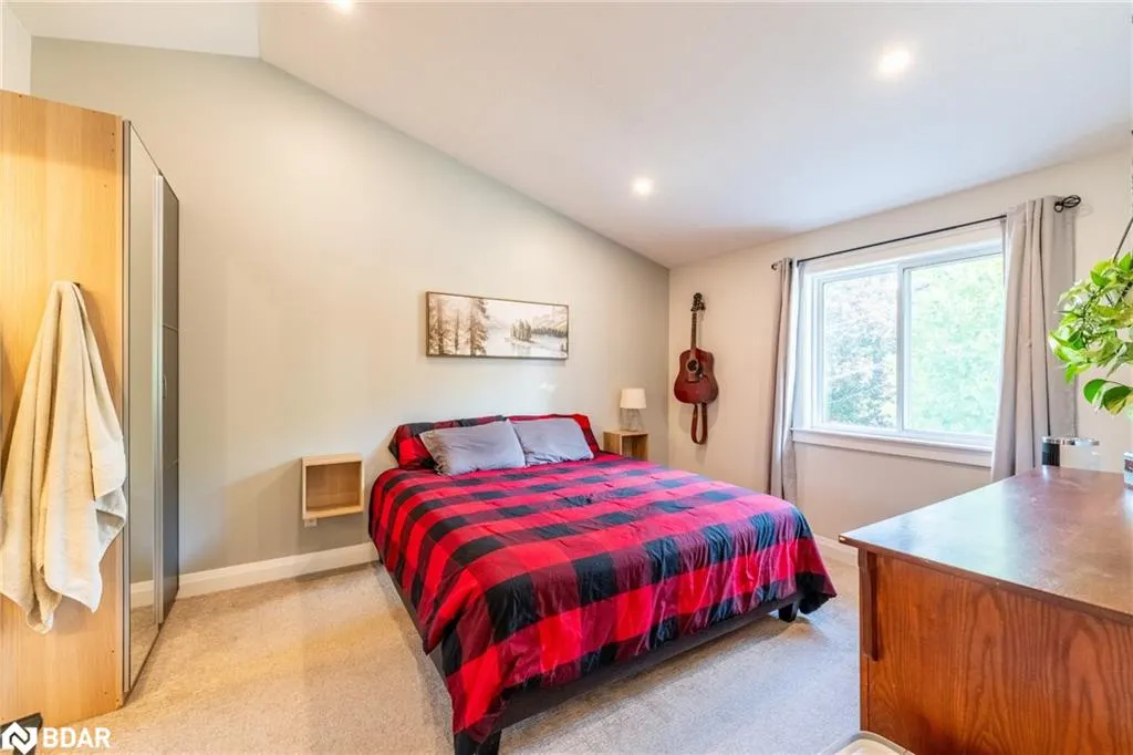 6 Goldie Avenue