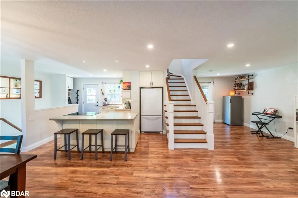 6 Goldie Avenue