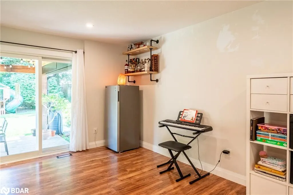 6 Goldie Avenue