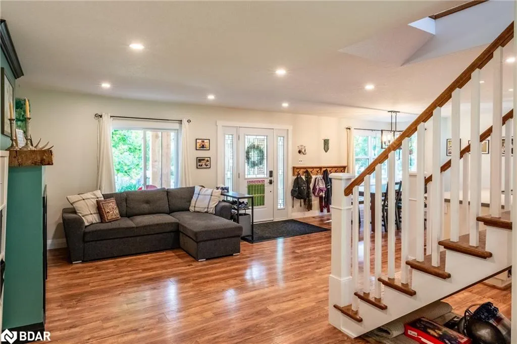 6 Goldie Avenue