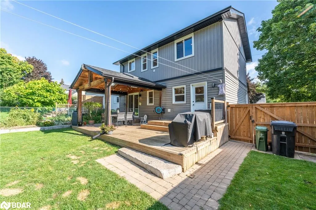 6 Goldie Avenue