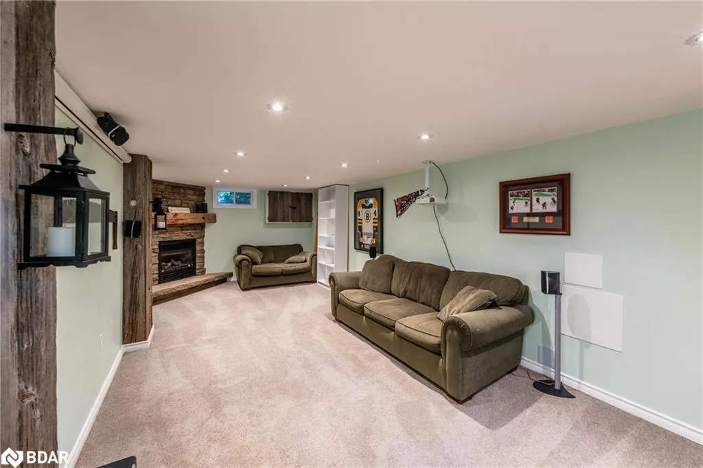 6 Goldie Avenue