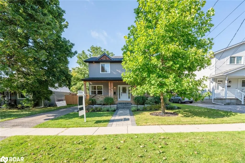 6 Goldie Avenue
