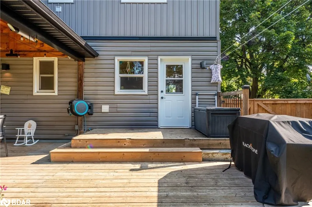 6 Goldie Avenue