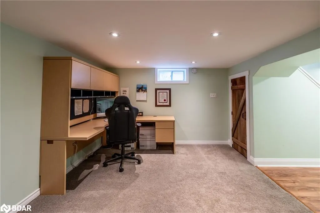 6 Goldie Avenue
