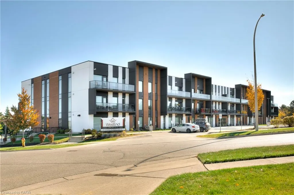 5 Wake Robin Drive, #318