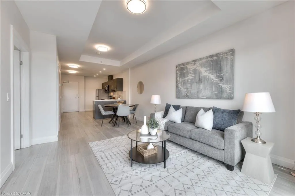 5 Wake Robin Drive, #318