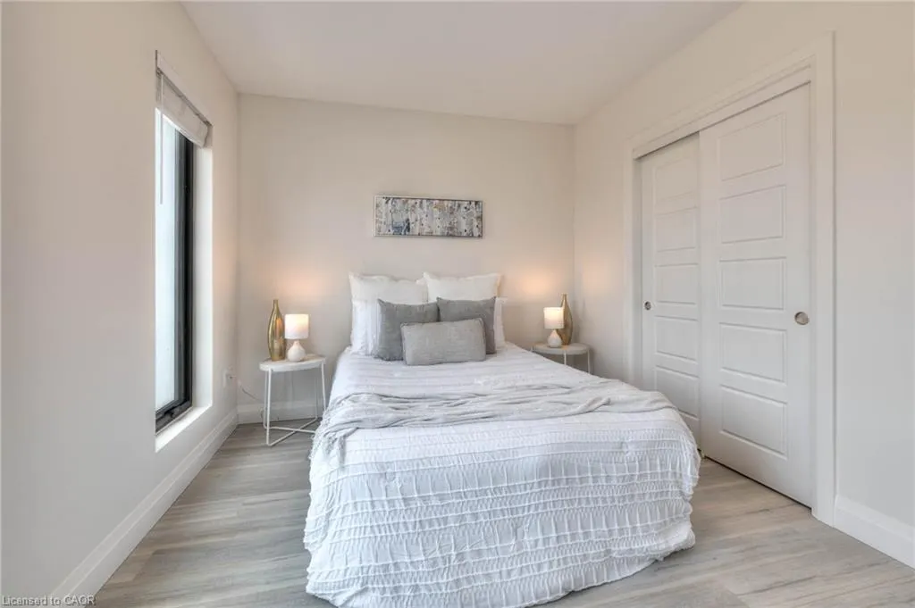 5 Wake Robin Drive, #318
