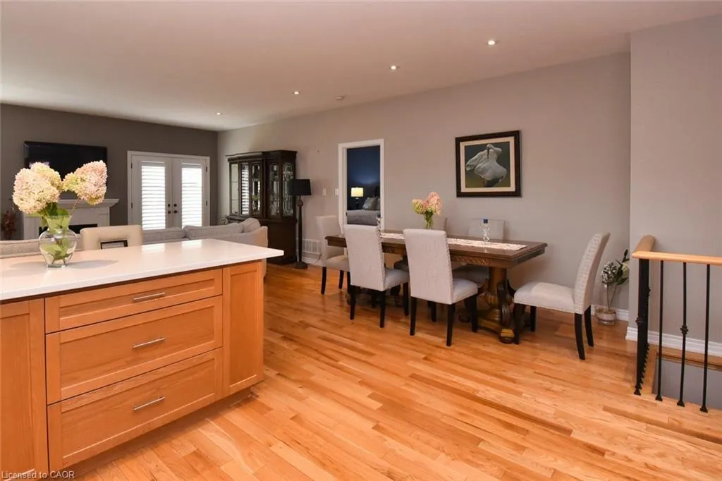288 Main Street E, #4