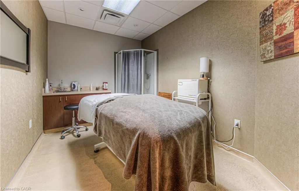370 University Avenue E, #105