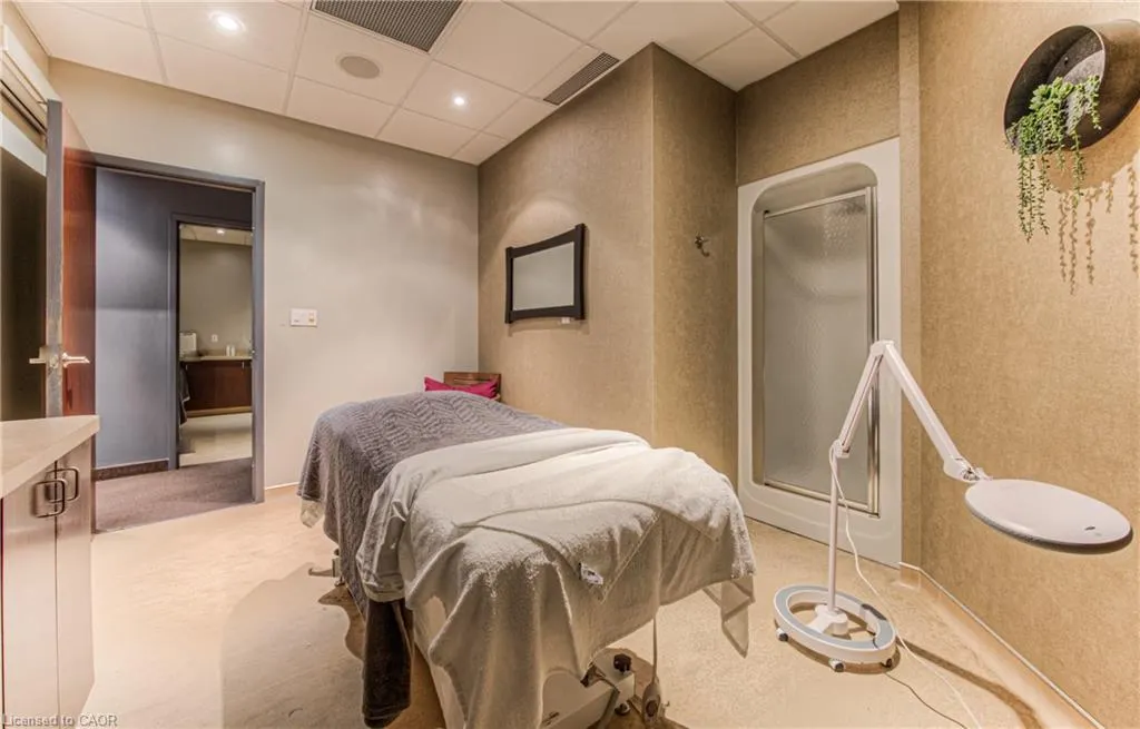 370 University Avenue E, #105