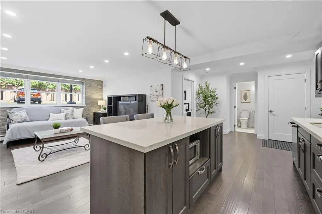 1377 Lakeshore Road, #104