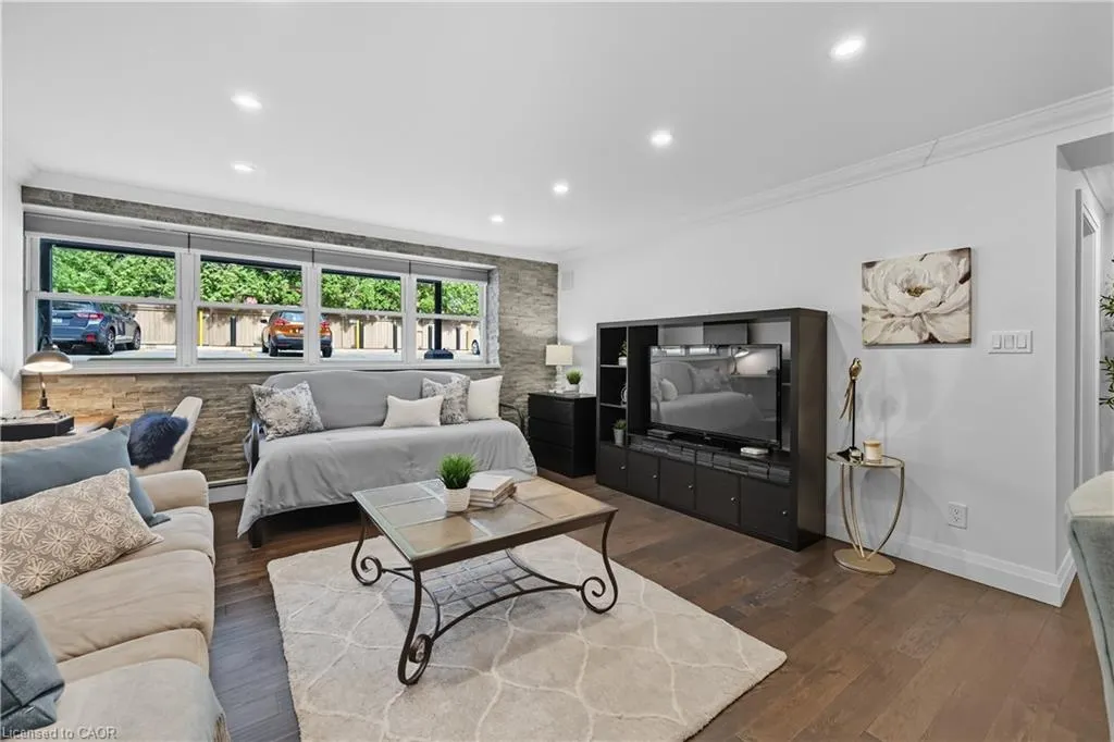 1377 Lakeshore Road, #104