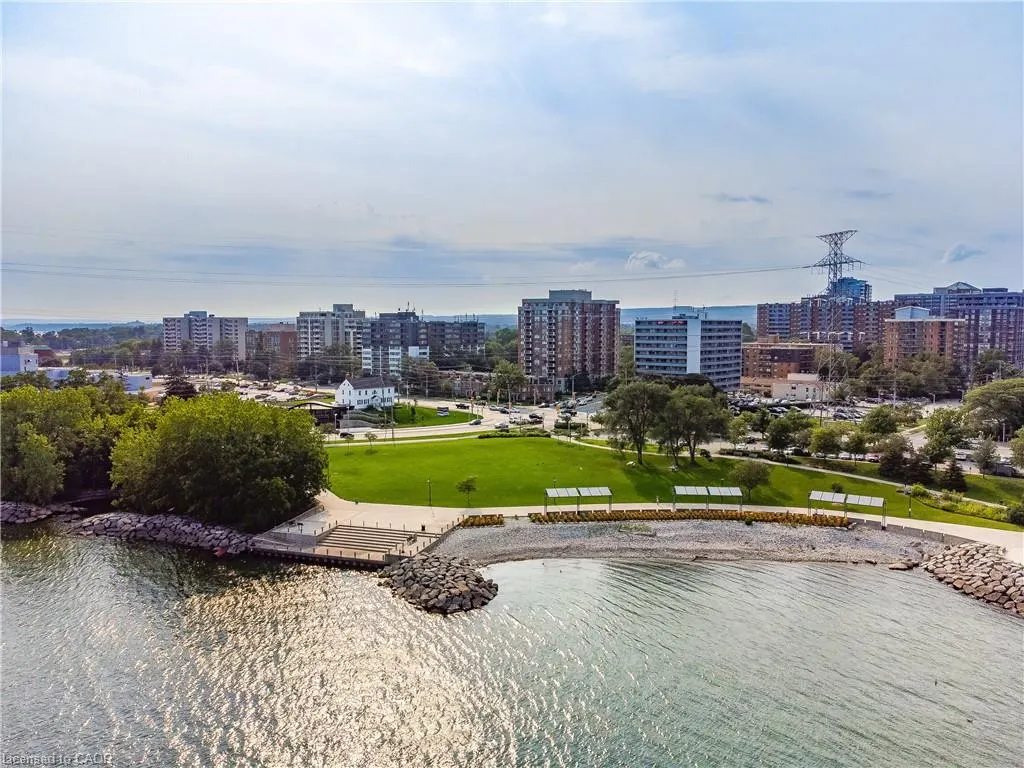 1377 Lakeshore Road, #104