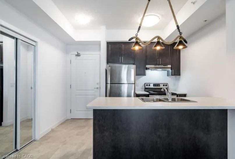 81 Robinson Street, #503