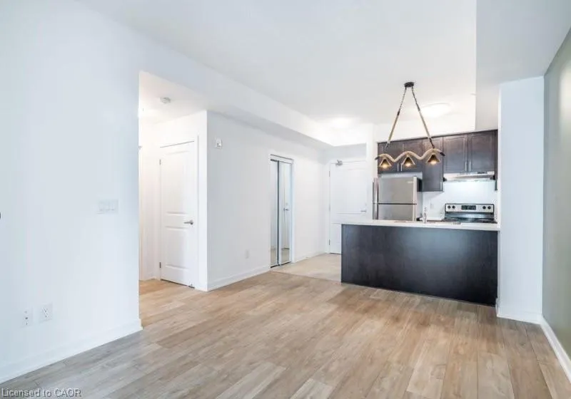 81 Robinson Street, #503