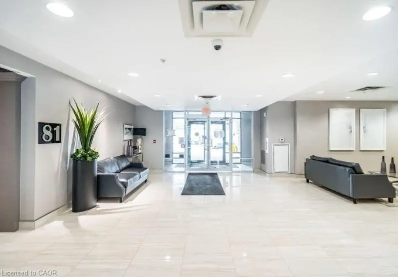 81 Robinson Street, #503