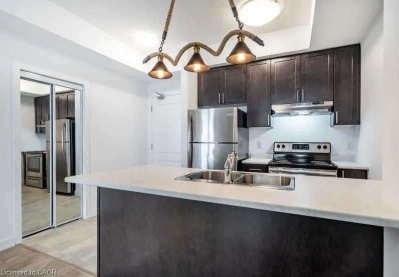 81 Robinson Street, #503