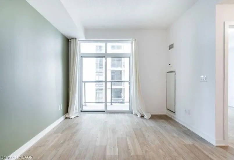 81 Robinson Street, #503