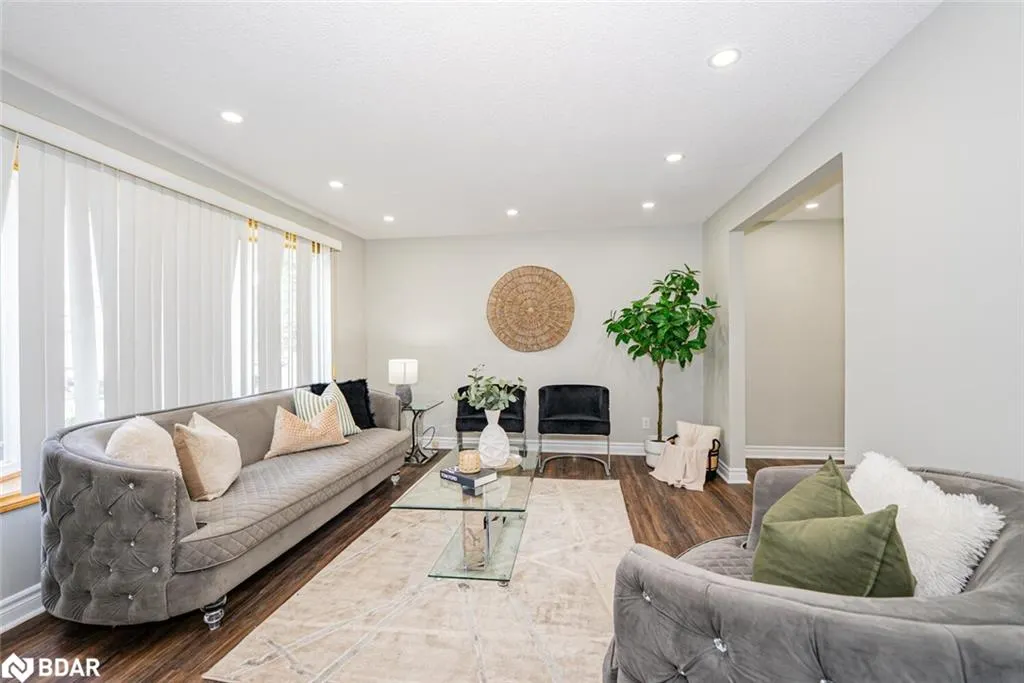 88 Harcourt Crescent