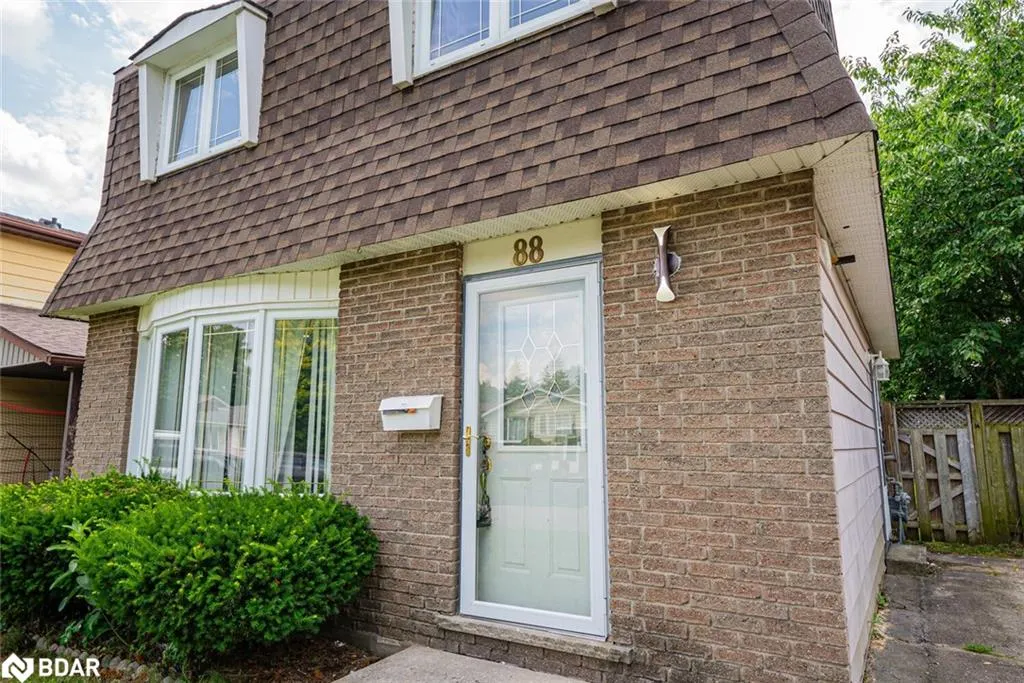 88 Harcourt Crescent