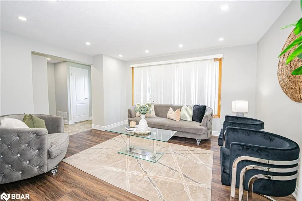 88 Harcourt Crescent