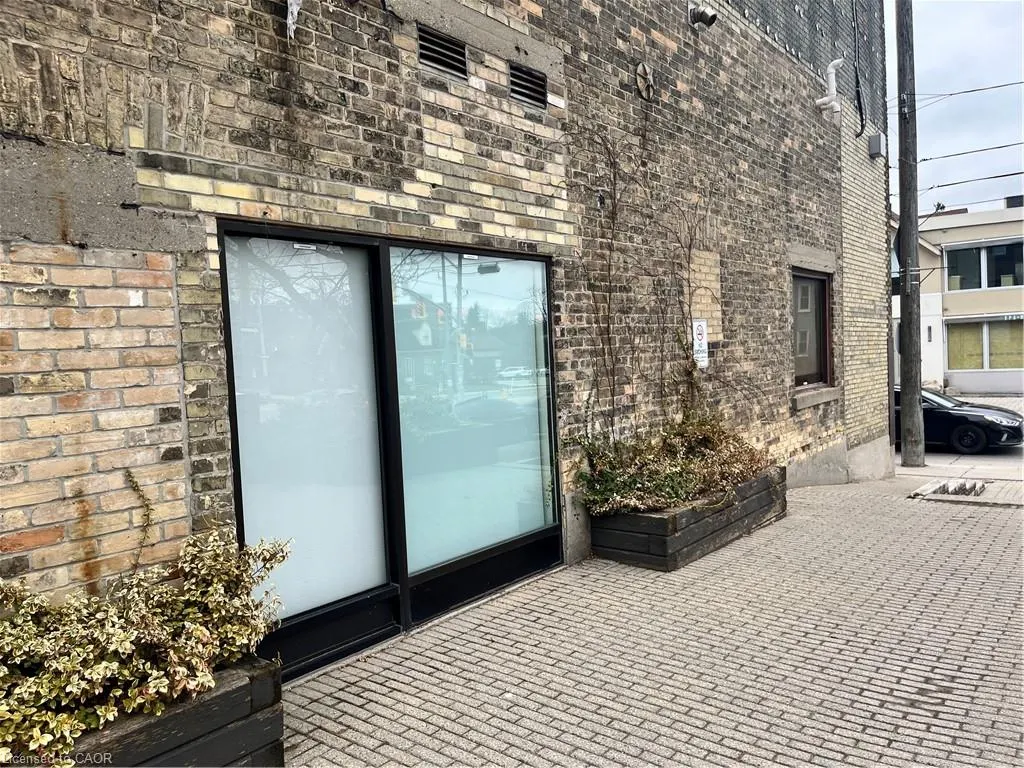 3 Regina Street N, #A2
